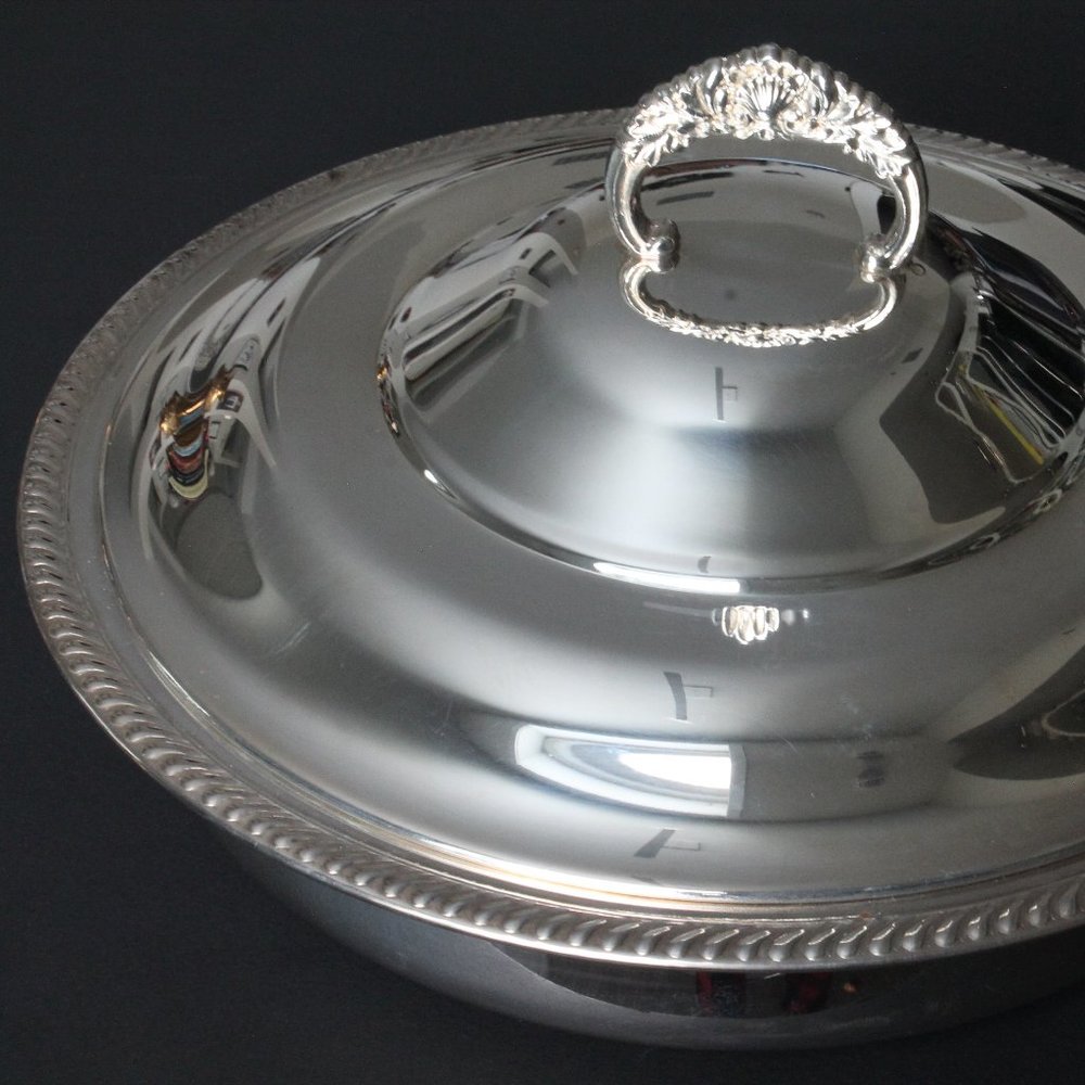 [RIDEAU PLATE] Lidded Silver Serving Tray with and Glass Dish - Picture 4 of 17